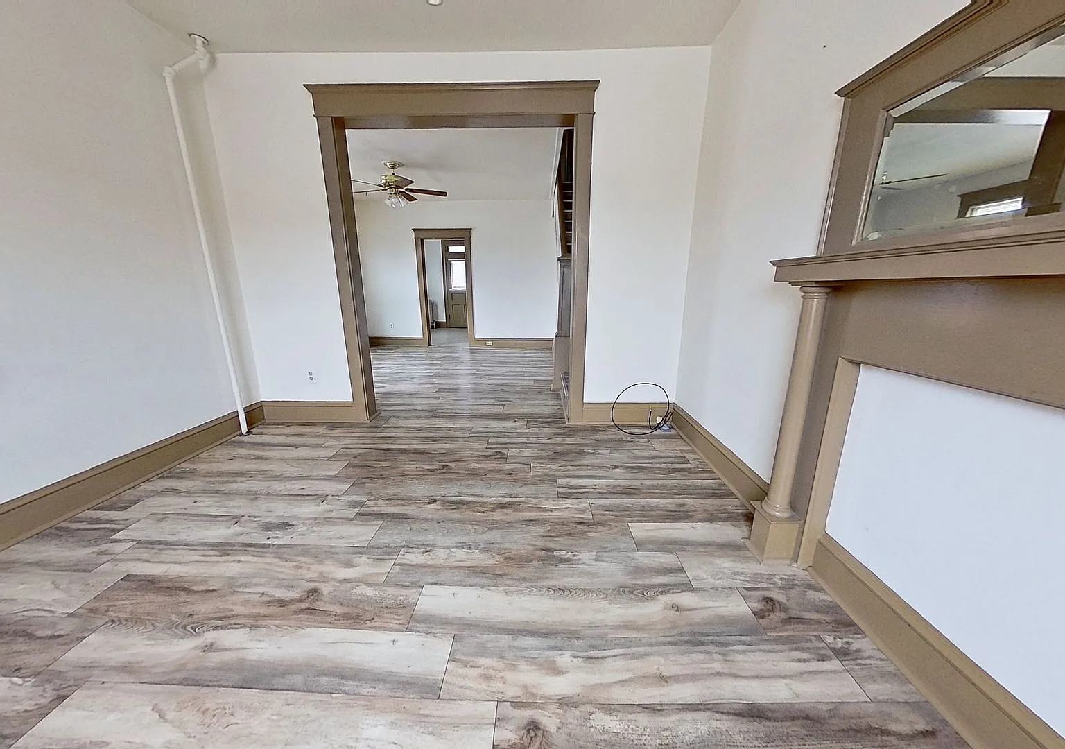 Spacious 3 Bedroom Duplex — Photo 2