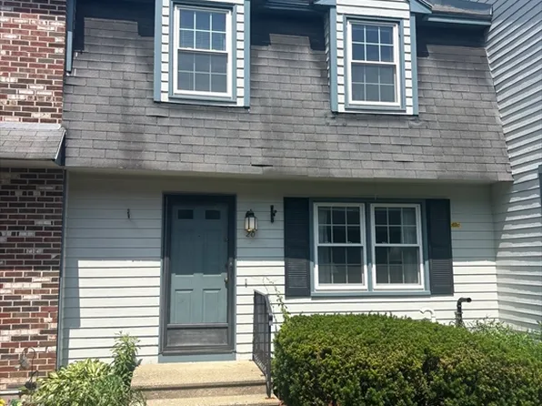 115 Stuart Ave APT 20, Dracut, MA 01826