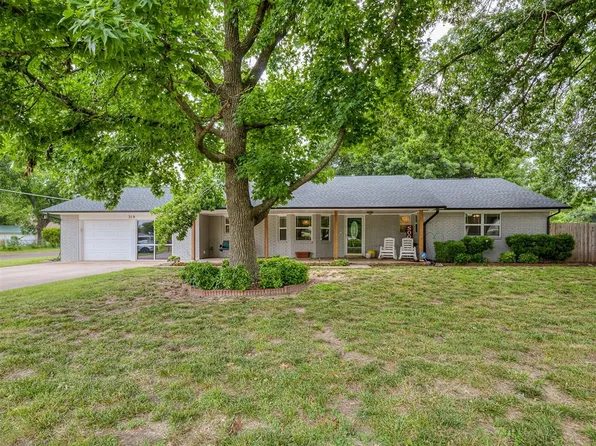 319 N Front St, Noble, OK 73068