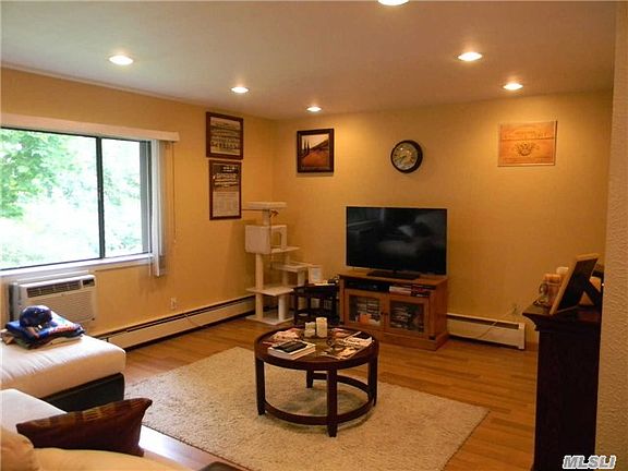 3rd image of 97 Richmond Blvd Unit 2B