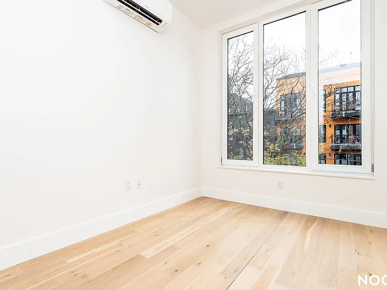 96 Moore St #2B — Photo 2