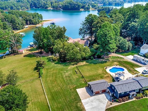2nd image of 221 Lakeside Dr