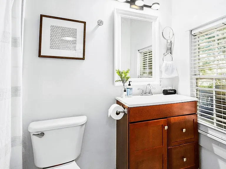 66 Howell St NE #1 — Photo 11