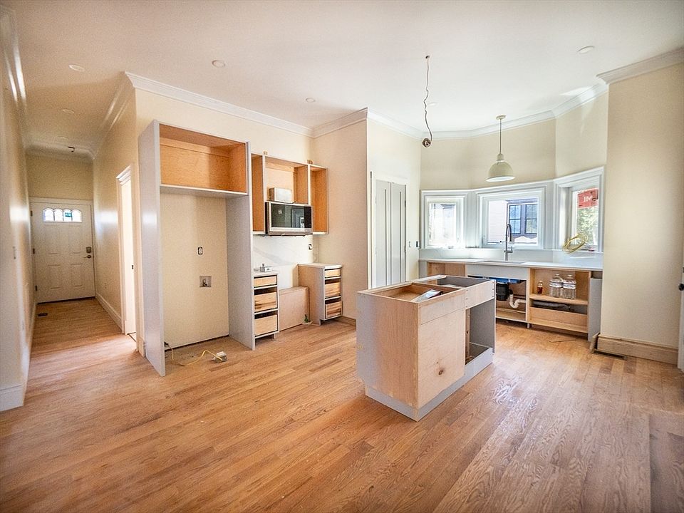 1st image of 62 Welles Ave