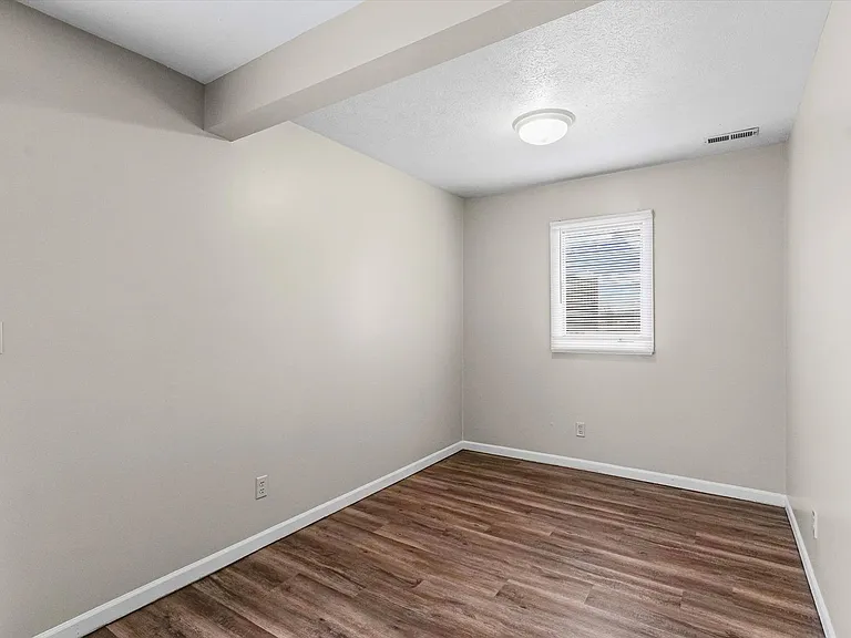 123 S Regency Dr — Photo 32