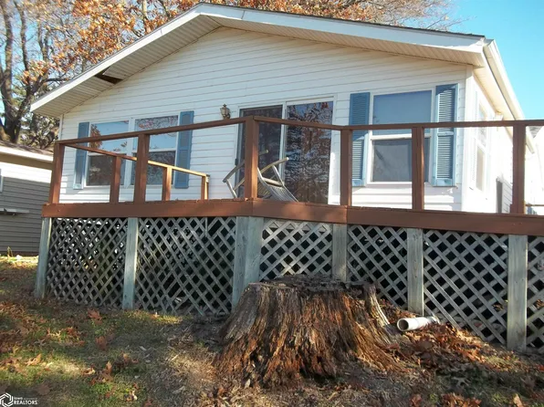 825 Quiet Harbor St, Creston, IA 50801