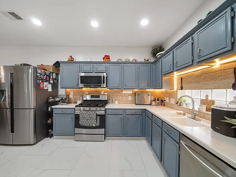 14402 Westbury Ct — Photo 11