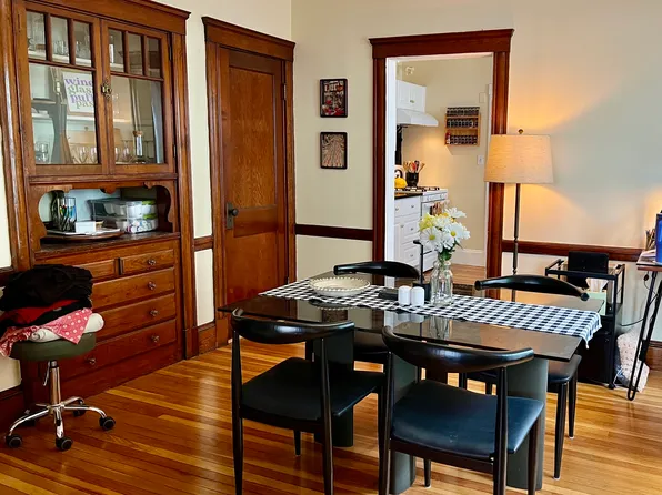 136 Spring St APT 1R, Boston, MA 02132
