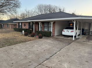 240 41st St NE, Paris, TX 75462