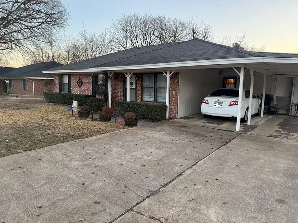 240 41st St NE, Paris, TX 75462