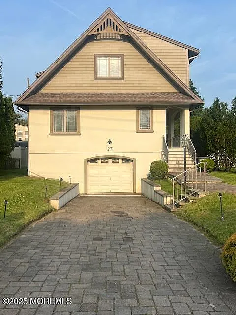 27 Richmond Ave