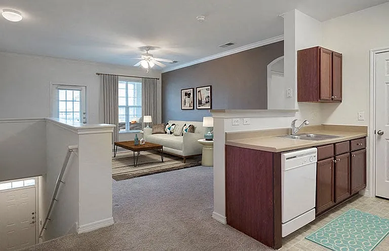 The Manor Homes of Arborwalk Apartments — Photo 23