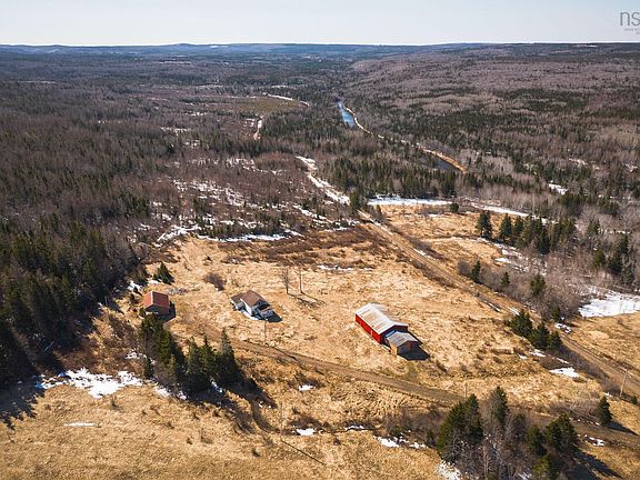 2nd image of 201 Macleod Settlement Rd