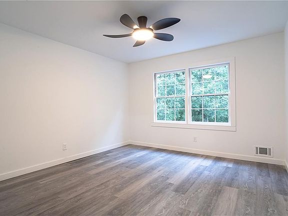 5th image of 69 N Hearn Rd
