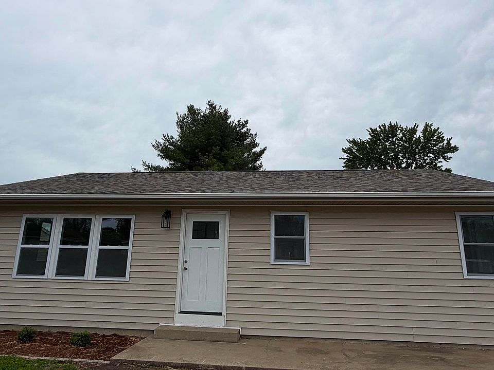 1st image of 858 W Superior Ave
