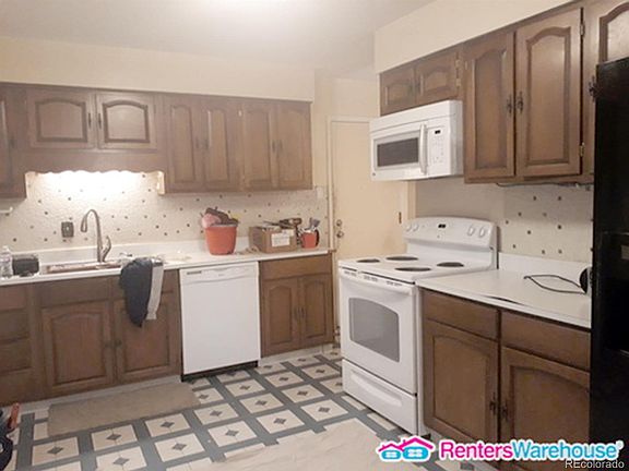 3rd image of 3740 W Floyd Ave