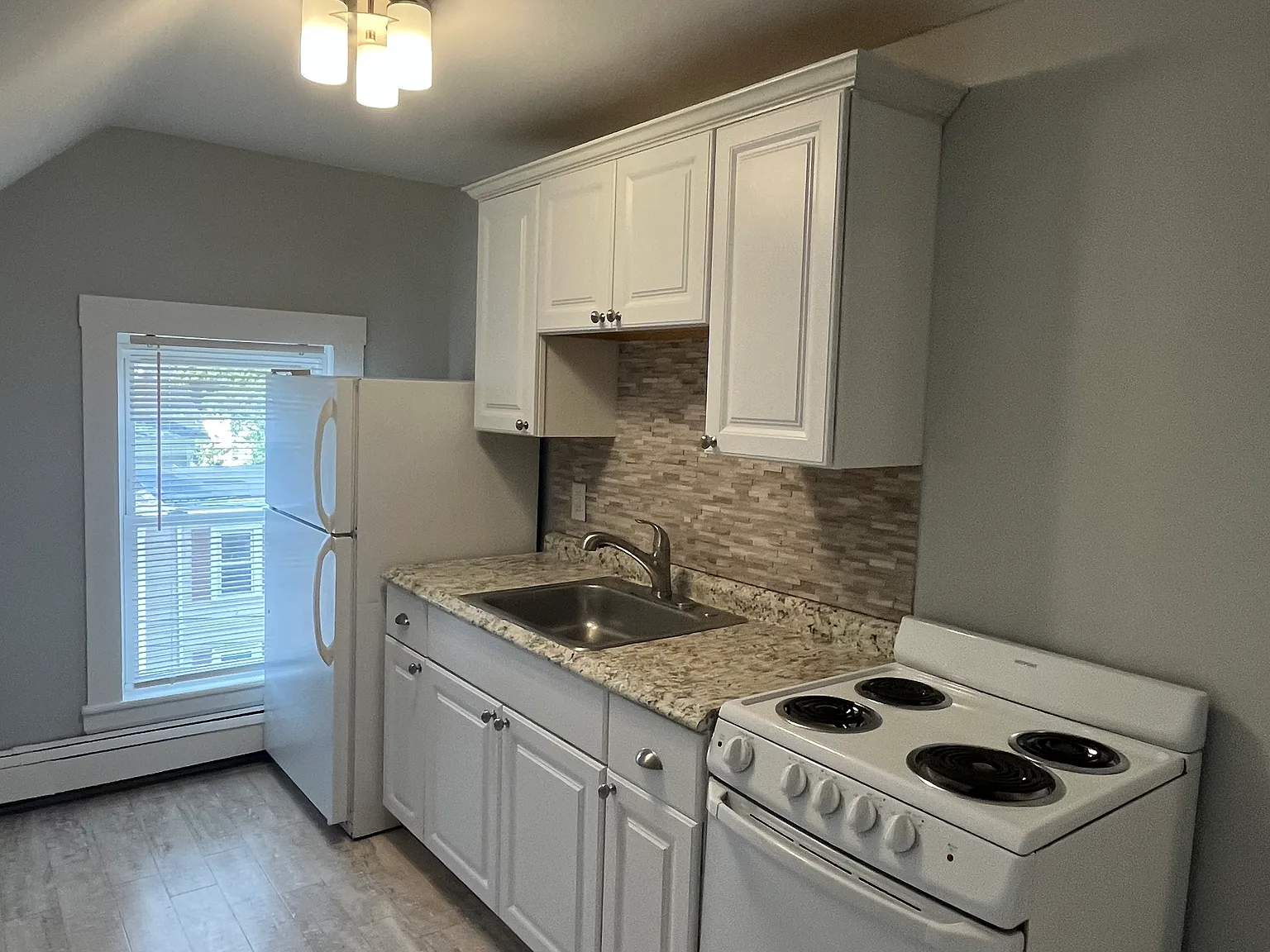 7 Home St — Photo 1