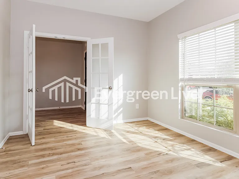 114 Southern Red Oak Ln — Photo 9