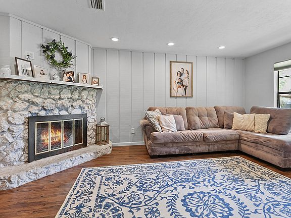 5th image of 3575 Pickett Ct