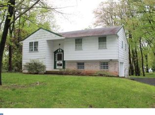 223 Hemlock Dr, North Wales, PA 19454