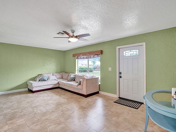 4th image of 4878 Spartacus Drive