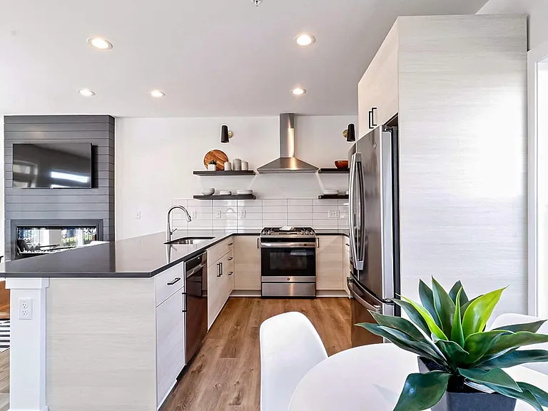 2530 Pacific Ave #6 — Photo 8