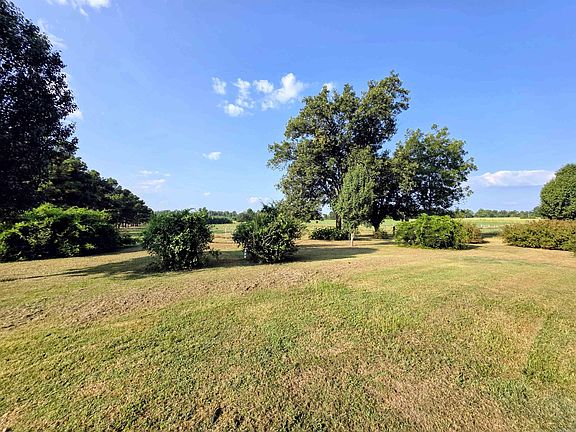 5th image of 181 Merry Ln