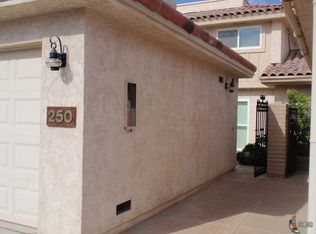 250 River Park Ln, Brawley, CA 92227