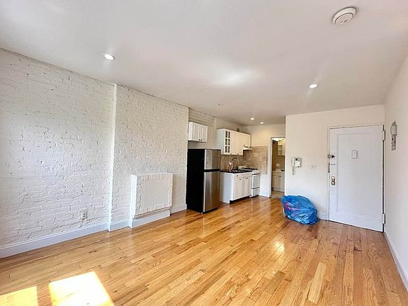 2nd image of 309 E 37th St #4Y