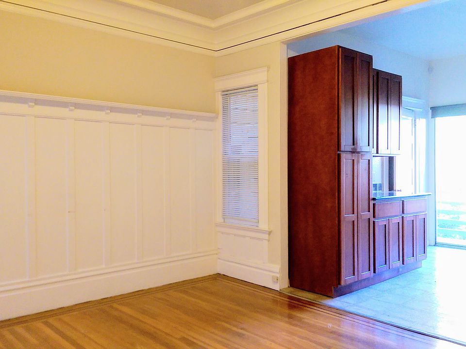 Living room to kitchen