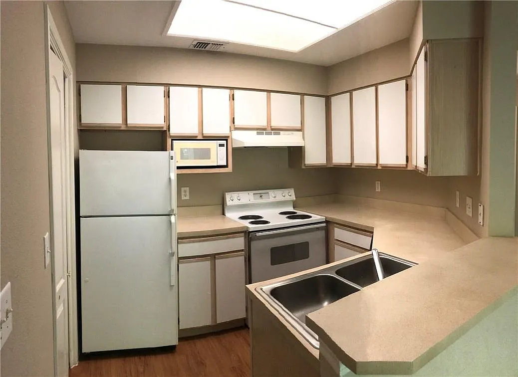1 bed, 1.0 bath, 608 sqft, $1,100 — Photo 3
