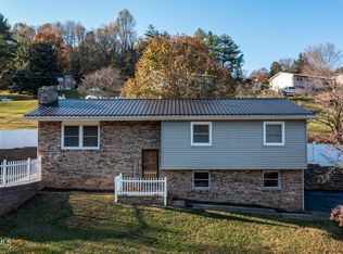 124 Regency Dr, Kingsport, TN 37663