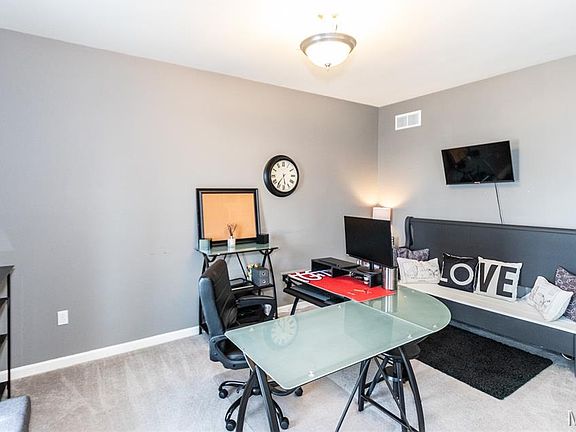 4th image of 1024 Meadow Grove Dr