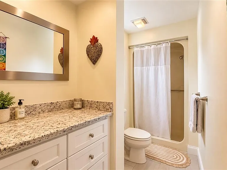 520 Corey Ln — Photo 11