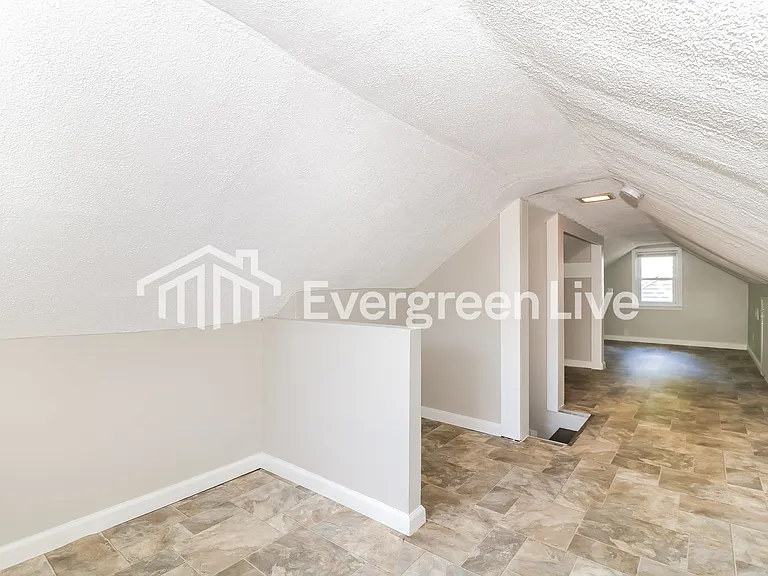 10024 Dolfield Rd — Photo 9