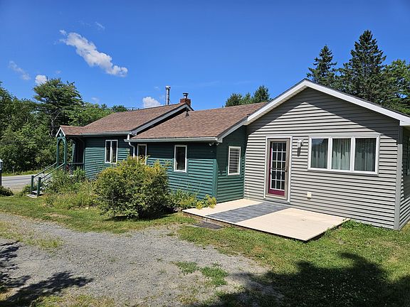 4th image of 626 College Avenue