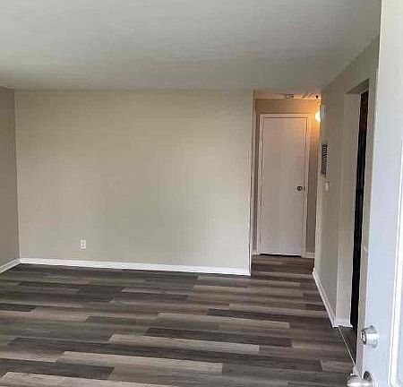 4th image of 4711 W 88th Pl