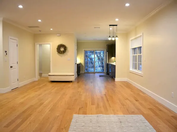 (undisclosed Address), Yonkers, NY 10701