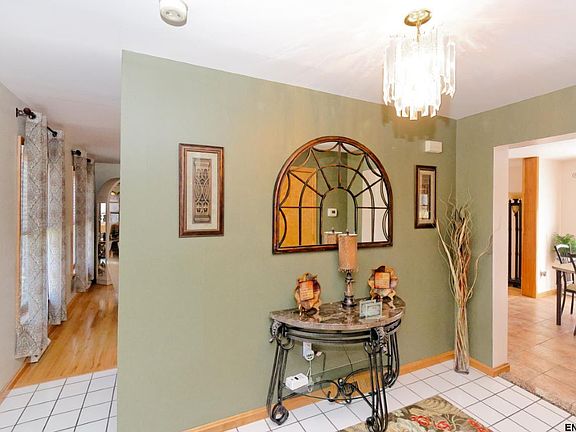 4th image of 25 Heminway Ln
