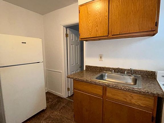 5th image of 732 W State St #1B-1BA-600SQFT