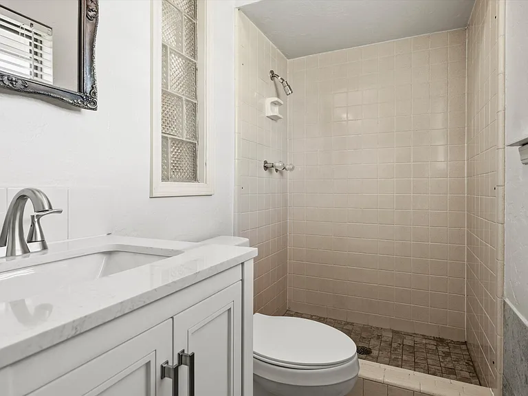 616 SW 23rd St — Photo 21