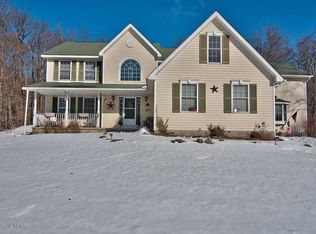 1143 Carriage Ln, Tobyhanna, PA 18466
