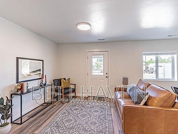 3rd image of 868 Golden Bear Ln