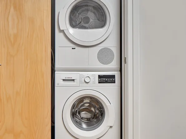 300 Ashland Place image 7 of 20