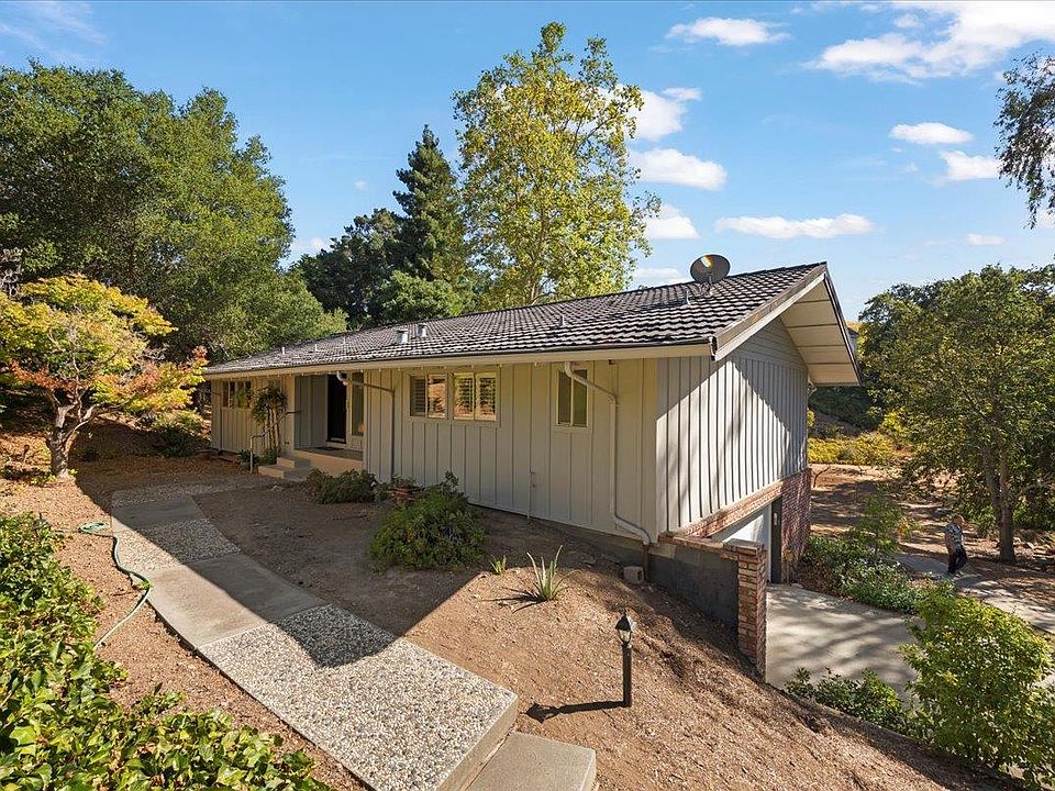 1st image of 15292 Stratford Ct