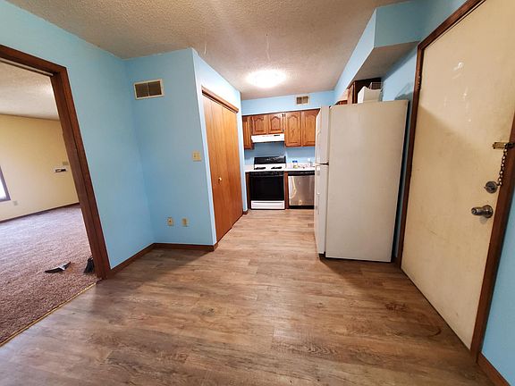 4th image of 3125 Norton Ave