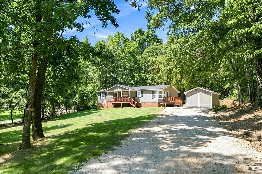 3 bed, 2.0 bath, 1612 sqft, $1,850 — Photo 1