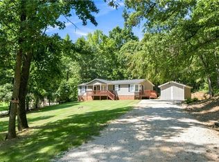 326 Forest Lake Rd, Pendergrass, GA 30567
