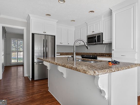 5th image of 2210 E Doublegate Dr