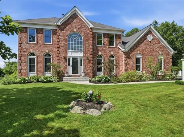 202 Rosemont Dr, North Andover, MA 01845
